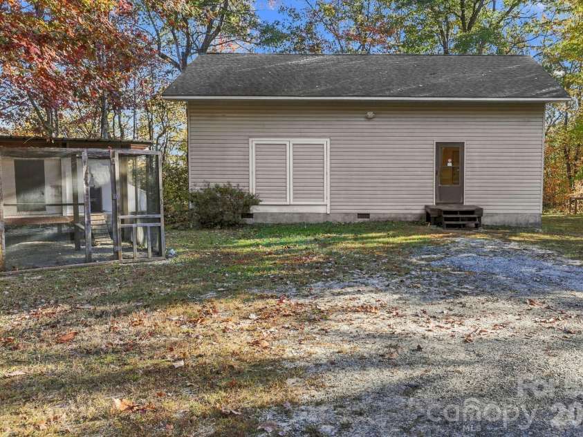 235 Inez Drive, Rosman, NC 28772.  MLS# CAR4438365, YatesRealty ID 58976. 
