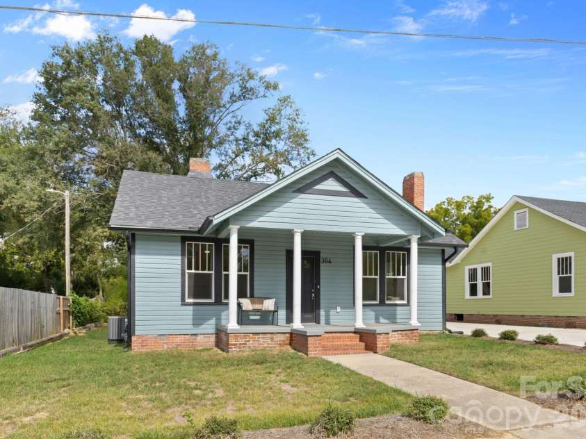 304 Gay Street, Lancaster, SC 29720.  MLS# CAR4311434, YatesRealty ID 5898. 