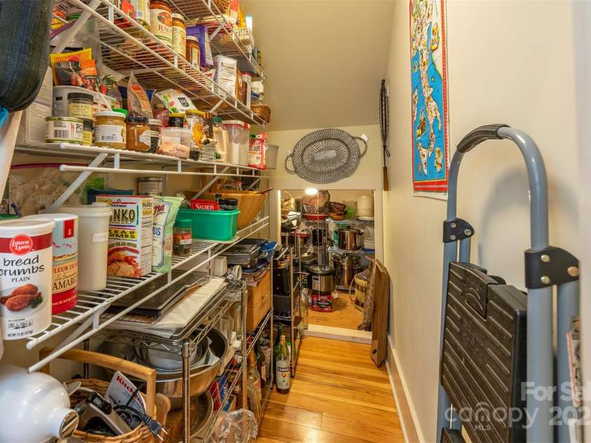 9 Lake Avenue, Black Mountain, NC 28711.  MLS# CAR4228641, YatesRealty ID 5898. 