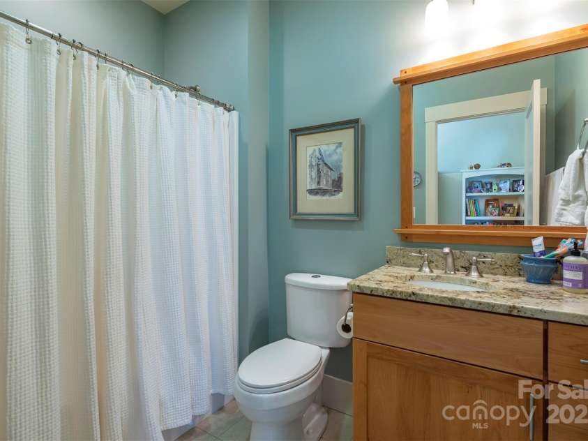 9 Lake Avenue, Black Mountain, NC 28711.  MLS# CAR4228641, YatesRealty ID 5898. 