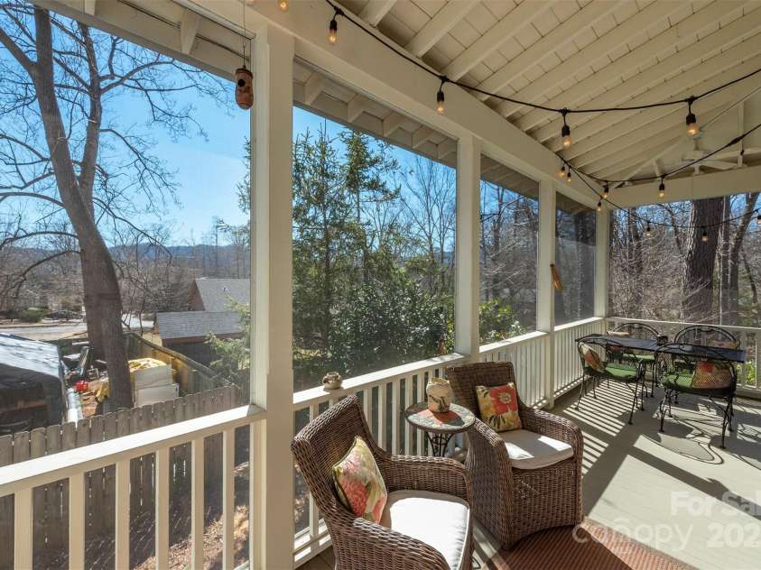 9 Lake Avenue, Black Mountain, NC 28711.  MLS# CAR4228641, YatesRealty ID 5898. 