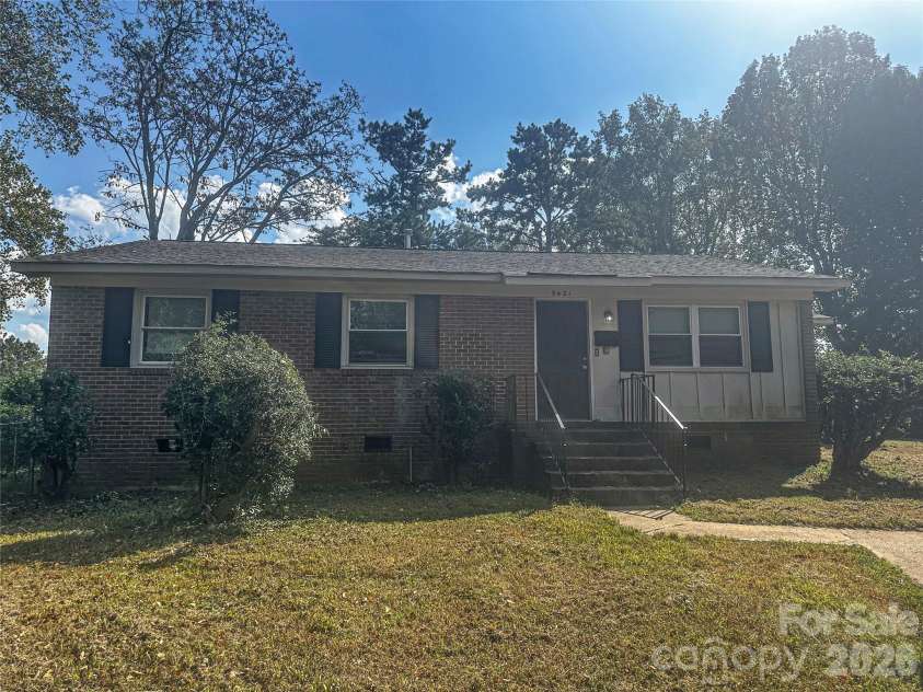 9421 Spruce Pine Place, Charlotte, NC 28210.  MLS# CAR4438683, YatesRealty ID 58989. 