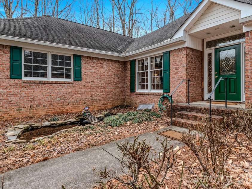 1430 Messick Oaks Trail, Lewisville, NC 27023.  MLS# CAR4351342, YatesRealty ID 5899. 