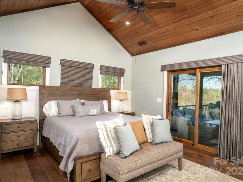 2349 Cornwallis Trail, Nebo, NC 28761.  MLS# CAR4201741, YatesRealty ID 590. Main Level Bedroom