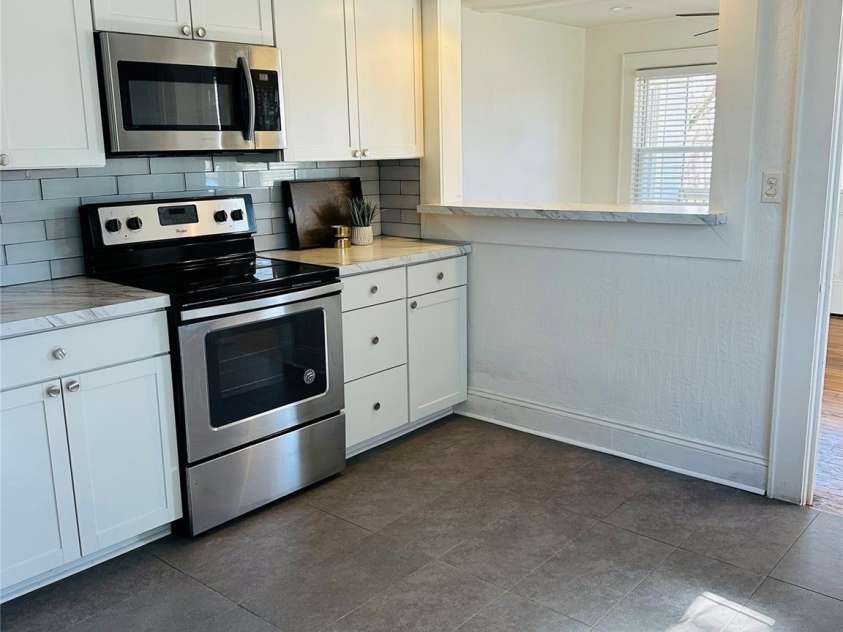 1385 5th Street, Hickory, NC 28601.  MLS# CAR4235829, YatesRealty ID 5901. 