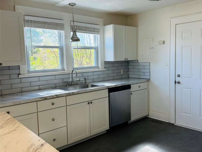 1385 5th Street, Hickory, NC 28601.  MLS# CAR4235829, YatesRealty ID 5901. 