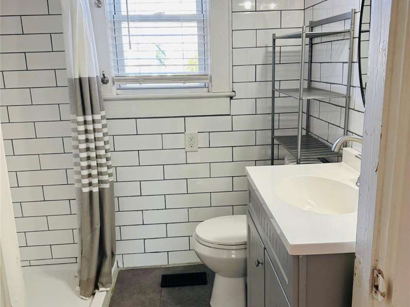 1385 5th Street, Hickory, NC 28601.  MLS# CAR4235829, YatesRealty ID 5901. 