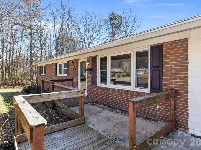 2629 Fairgreen Drive, Gastonia, NC 28056.  MLS# CAR4349145, YatesRealty ID 5902. 