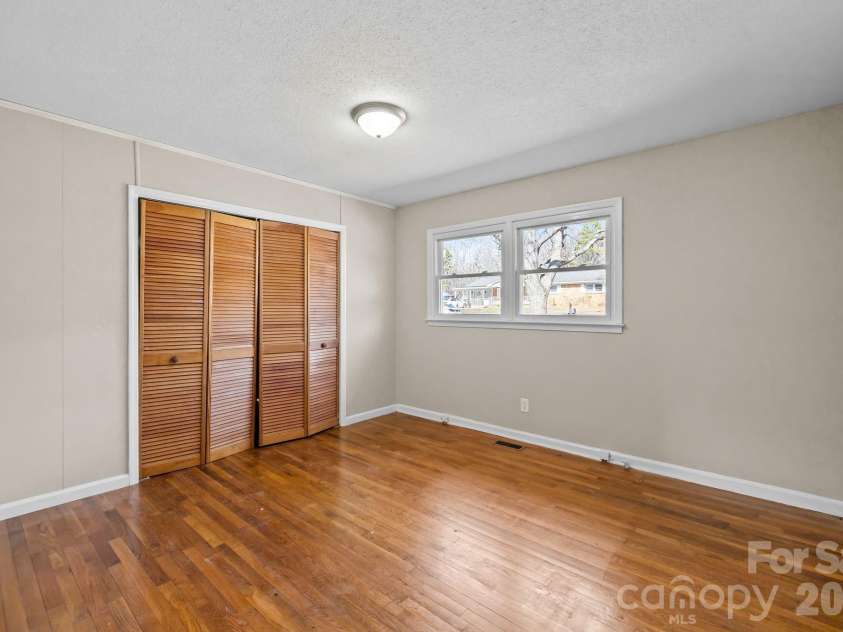2629 Fairgreen Drive, Gastonia, NC 28056.  MLS# CAR4349145, YatesRealty ID 5902. 
