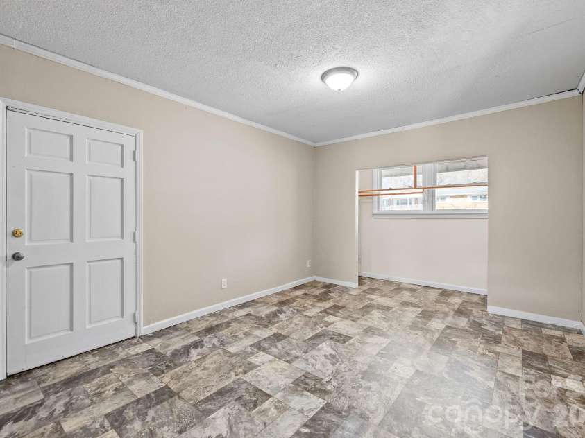 2629 Fairgreen Drive, Gastonia, NC 28056.  MLS# CAR4349145, YatesRealty ID 5902. 