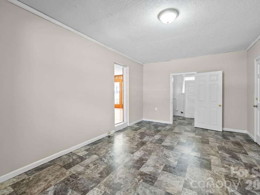 2629 Fairgreen Drive, Gastonia, NC 28056.  MLS# CAR4349145, YatesRealty ID 5902. 