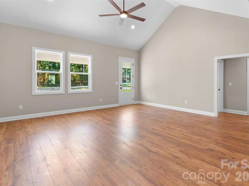 2208 University Drive, Lancaster, SC 29720.  MLS# CAR4437327, YatesRealty ID 59025. 