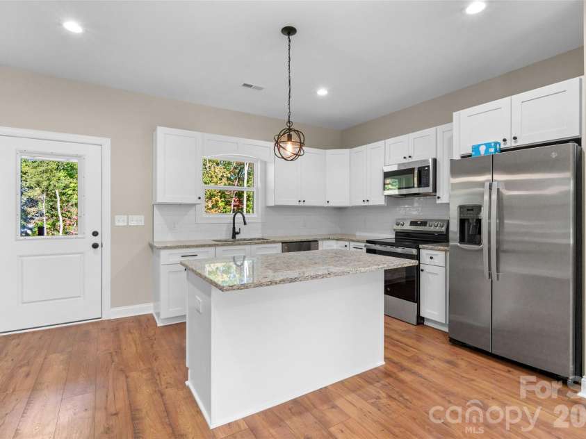 2208 University Drive, Lancaster, SC 29720.  MLS# CAR4437327, YatesRealty ID 59025. 
