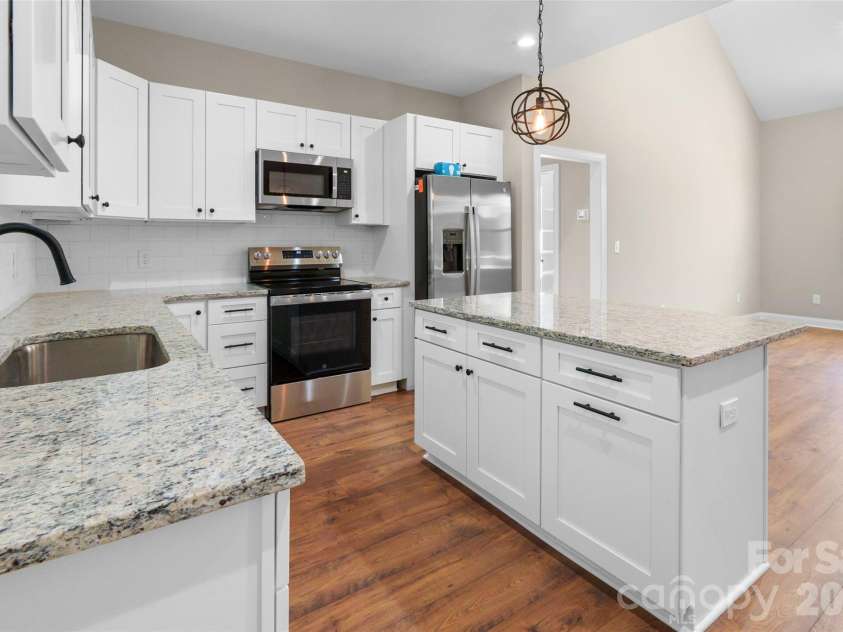 2208 University Drive, Lancaster, SC 29720.  MLS# CAR4437327, YatesRealty ID 59025. 