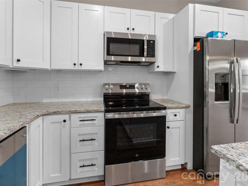 2208 University Drive, Lancaster, SC 29720.  MLS# CAR4437327, YatesRealty ID 59025. 