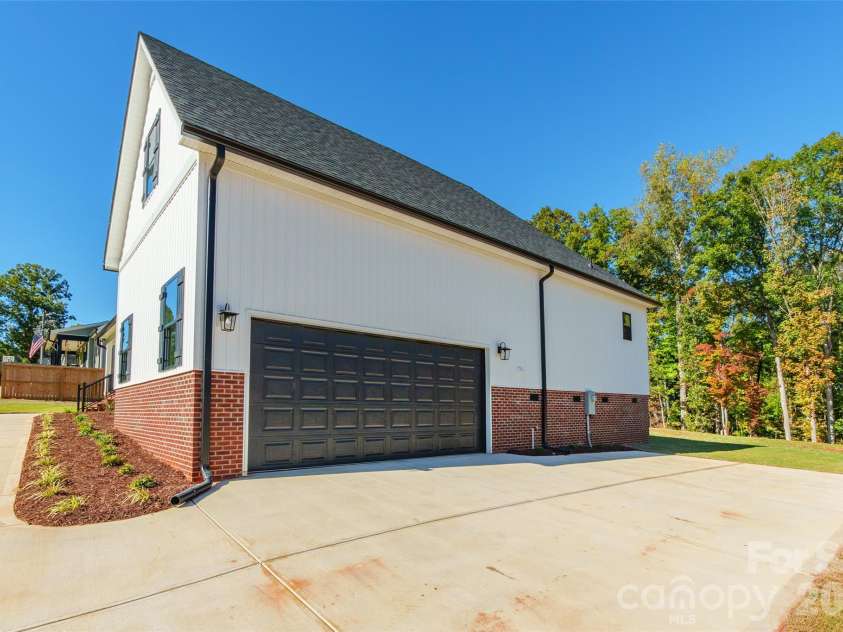 2208 University Drive, Lancaster, SC 29720.  MLS# CAR4437327, YatesRealty ID 59025. 