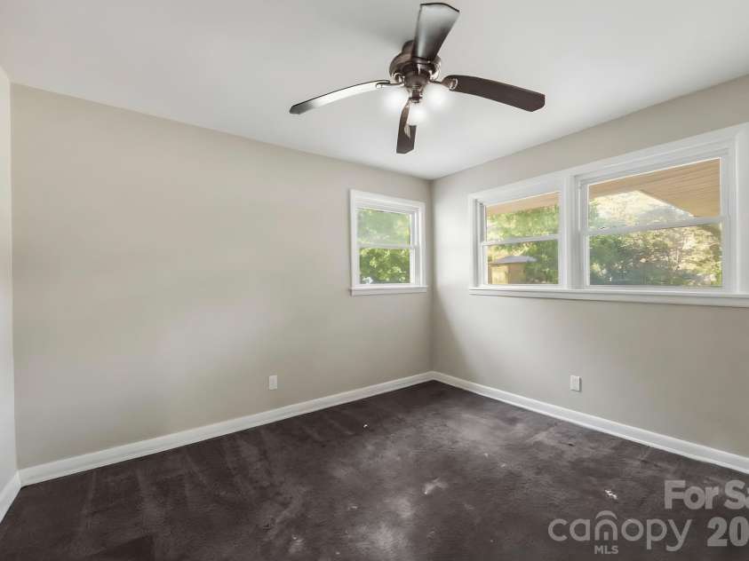 1427 Westbrook Circle, Gastonia, NC 28052.  MLS# CAR4438128, YatesRealty ID 59027. 