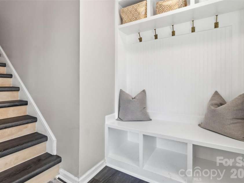 9400 Vicksburg Park Court, Charlotte, NC 28210.  MLS# CAR4345519, YatesRealty ID 5903. 
