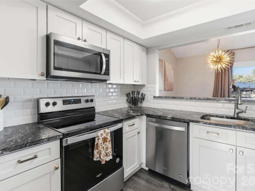 9400 Vicksburg Park Court, Charlotte, NC 28210.  MLS# CAR4345519, YatesRealty ID 5903. 