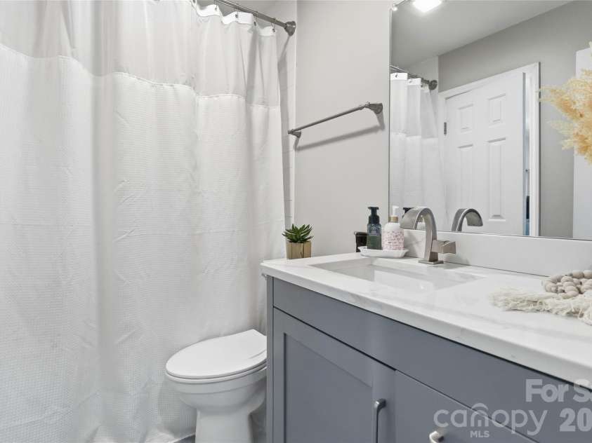 9400 Vicksburg Park Court, Charlotte, NC 28210.  MLS# CAR4345519, YatesRealty ID 5903. 