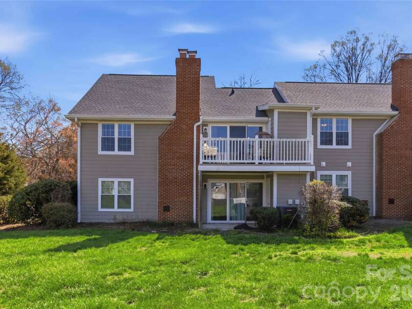 9400 Vicksburg Park Court, Charlotte, NC 28210.  MLS# CAR4345519, YatesRealty ID 5903. 