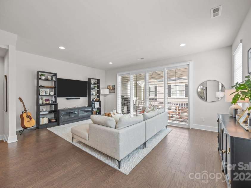 1037 Naples Drive, Davidson, NC 28036.  MLS# CAR4226559, YatesRealty ID 5904. 