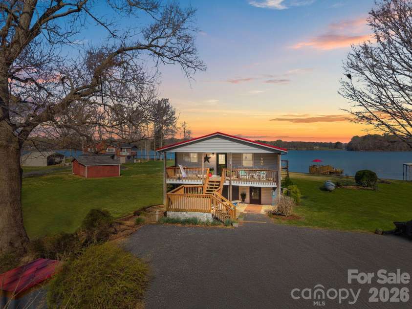 420 Sportsman Drive, Salisbury, NC 28146.  MLS# CAR4360765, YatesRealty ID 5904. 