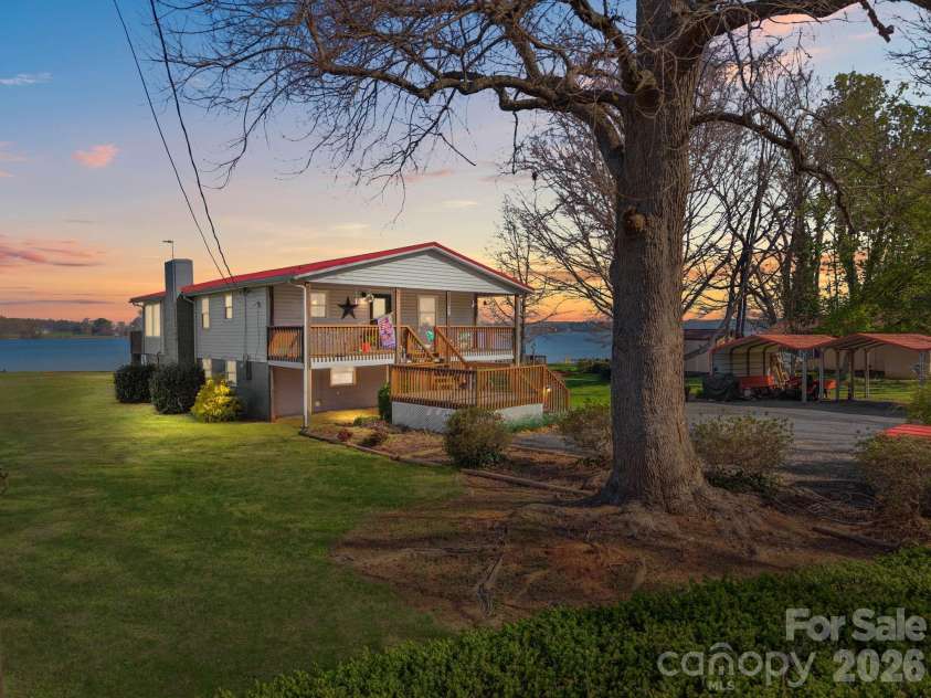 420 Sportsman Drive, Salisbury, NC 28146.  MLS# CAR4360765, YatesRealty ID 5904. 