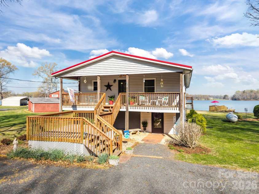 420 Sportsman Drive, Salisbury, NC 28146.  MLS# CAR4360765, YatesRealty ID 5904. 