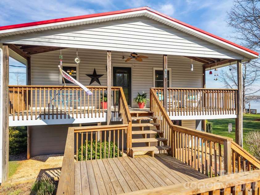 420 Sportsman Drive, Salisbury, NC 28146.  MLS# CAR4360765, YatesRealty ID 5904. 