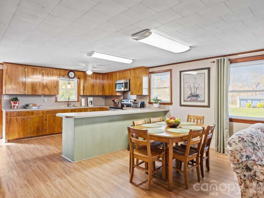 420 Sportsman Drive, Salisbury, NC 28146.  MLS# CAR4360765, YatesRealty ID 5904. 