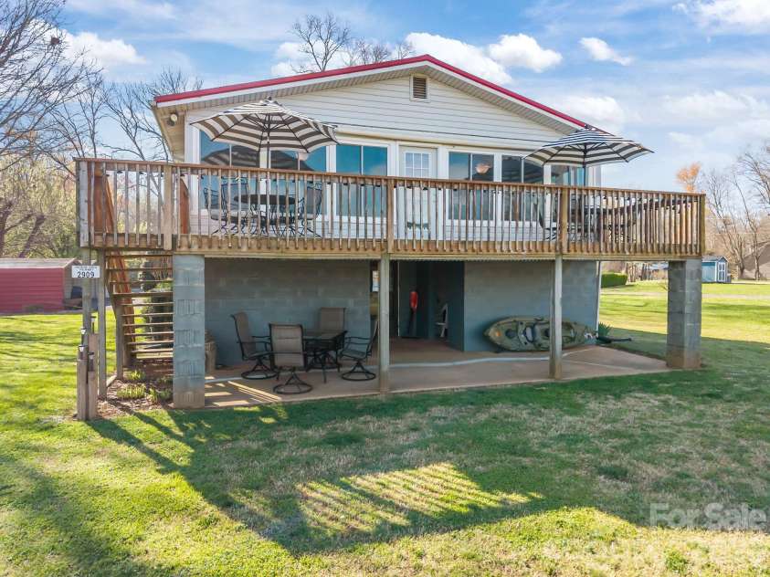 420 Sportsman Drive, Salisbury, NC 28146.  MLS# CAR4360765, YatesRealty ID 5904. 