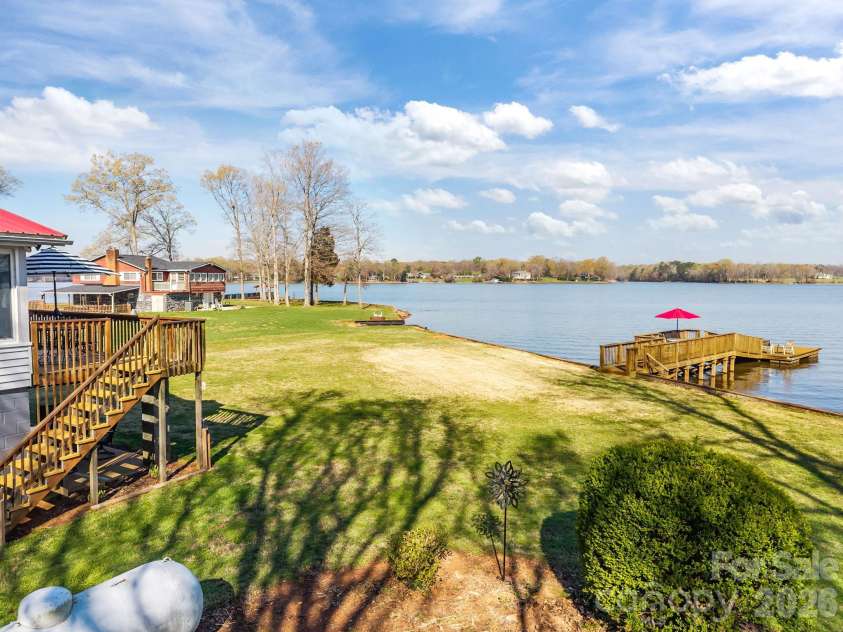 420 Sportsman Drive, Salisbury, NC 28146.  MLS# CAR4360765, YatesRealty ID 5904. 