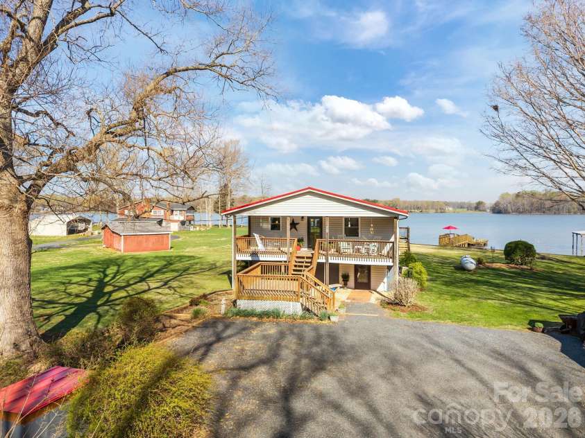 420 Sportsman Drive, Salisbury, NC 28146.  MLS# CAR4360765, YatesRealty ID 5904. 