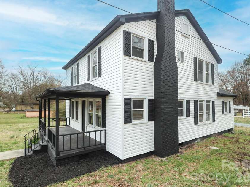 2809 Main Street, Kannapolis, NC 28081.  MLS# CAR4351482, YatesRealty ID 5905. 