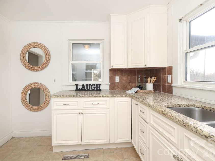 2809 Main Street, Kannapolis, NC 28081.  MLS# CAR4351482, YatesRealty ID 5905. 