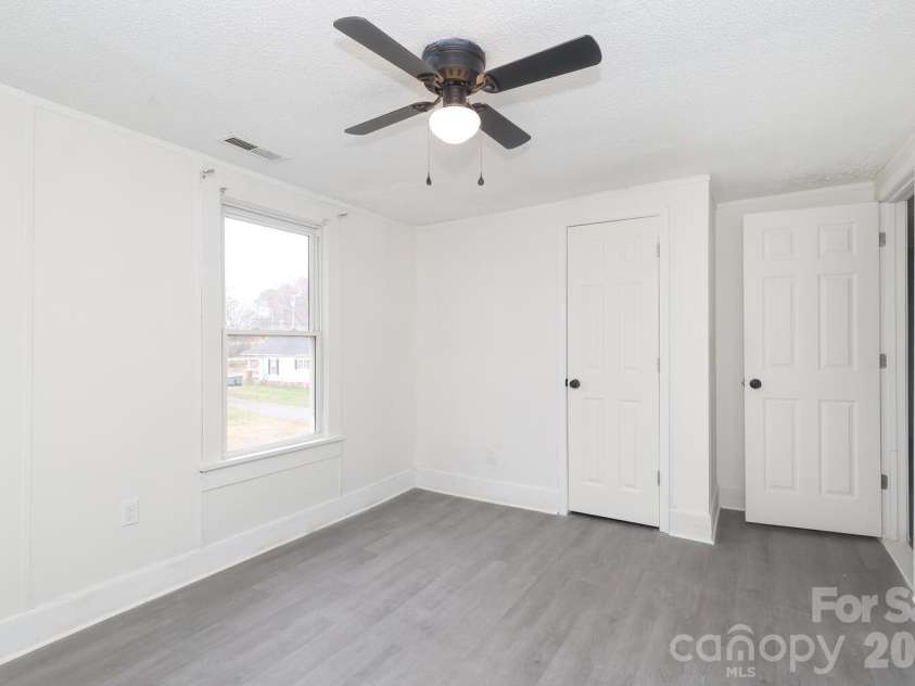 2809 Main Street, Kannapolis, NC 28081.  MLS# CAR4351482, YatesRealty ID 5905. 