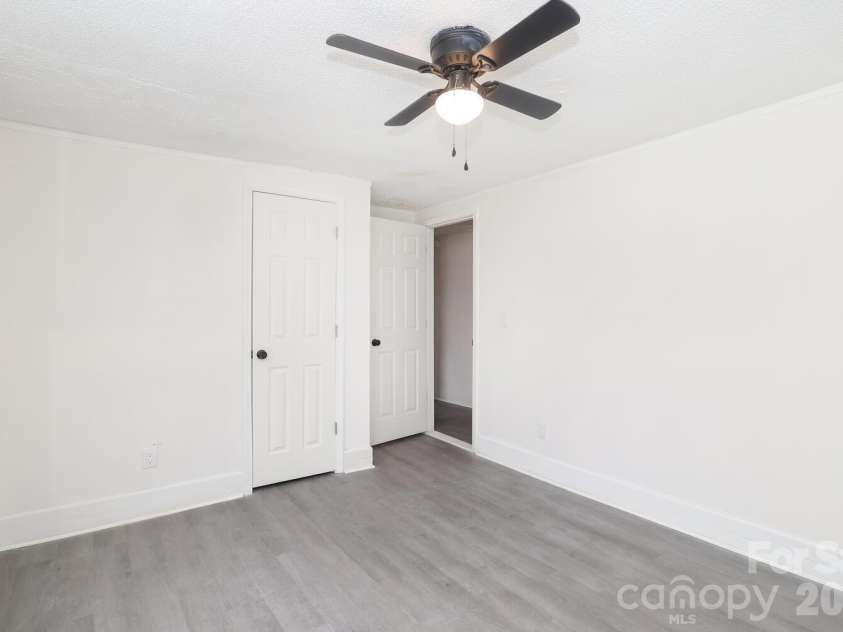 2809 Main Street, Kannapolis, NC 28081.  MLS# CAR4351482, YatesRealty ID 5905. 