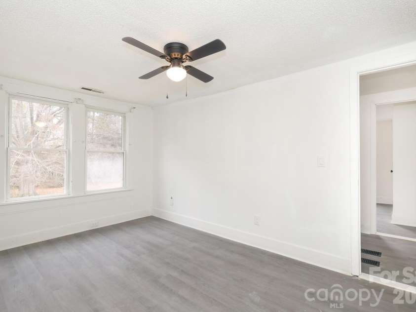 2809 Main Street, Kannapolis, NC 28081.  MLS# CAR4351482, YatesRealty ID 5905. 
