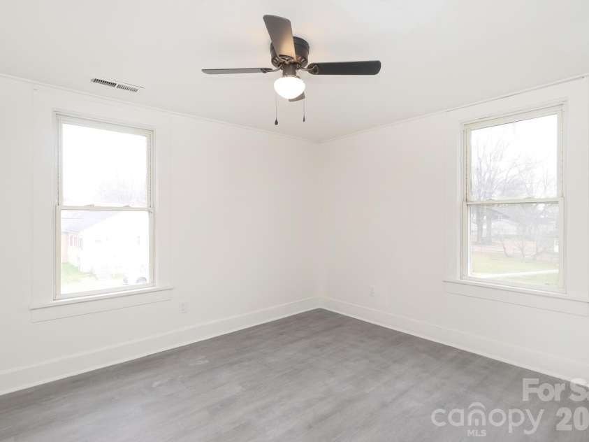 2809 Main Street, Kannapolis, NC 28081.  MLS# CAR4351482, YatesRealty ID 5905. 