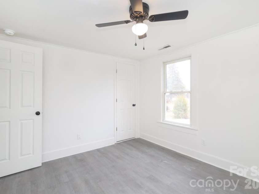 2809 Main Street, Kannapolis, NC 28081.  MLS# CAR4351482, YatesRealty ID 5905. 
