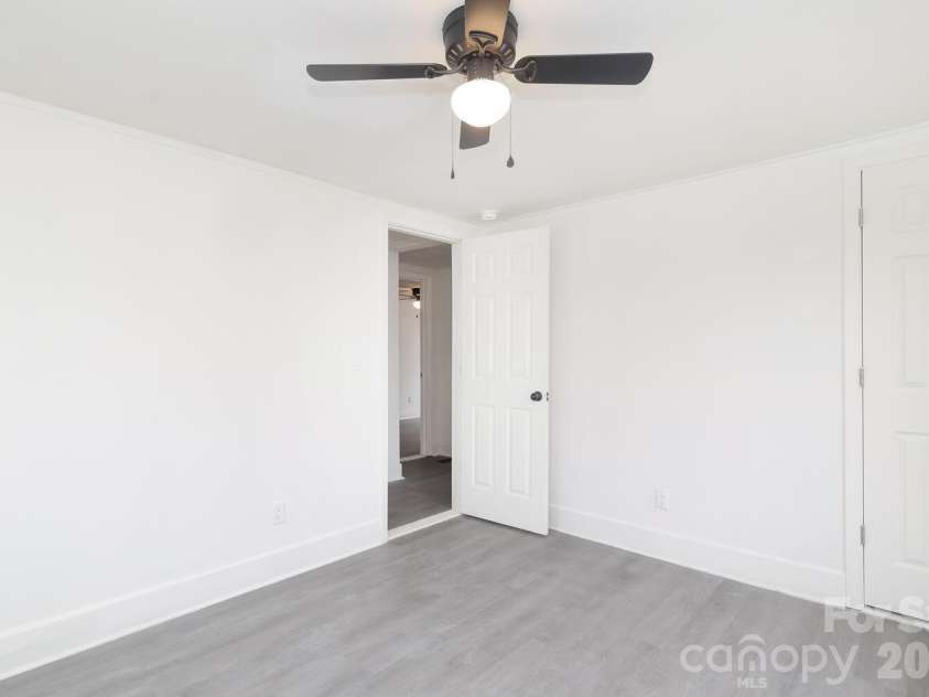 2809 Main Street, Kannapolis, NC 28081.  MLS# CAR4351482, YatesRealty ID 5905. 