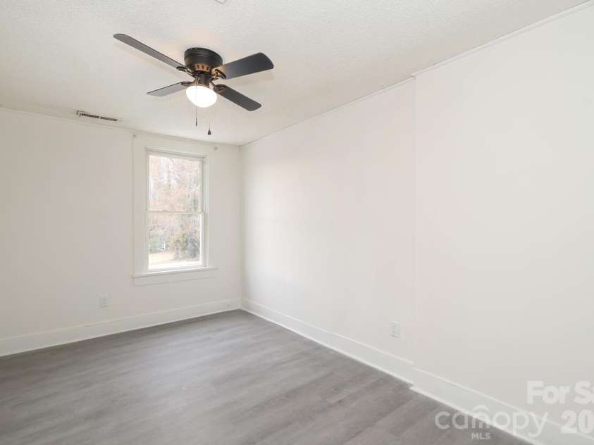 2809 Main Street, Kannapolis, NC 28081.  MLS# CAR4351482, YatesRealty ID 5905. 