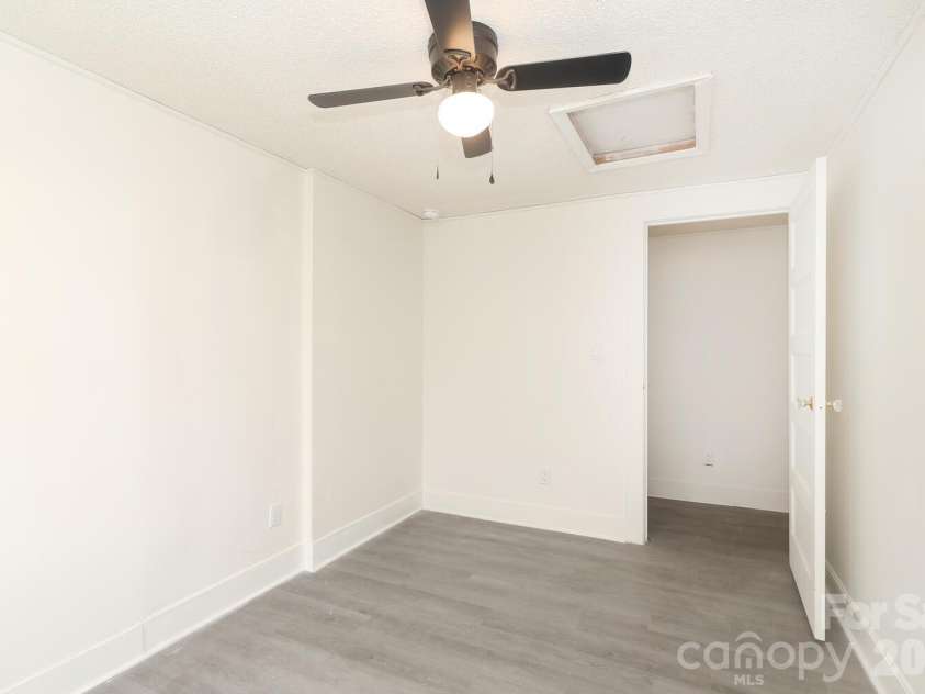 2809 Main Street, Kannapolis, NC 28081.  MLS# CAR4351482, YatesRealty ID 5905. 