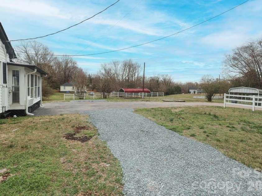 2809 Main Street, Kannapolis, NC 28081.  MLS# CAR4351482, YatesRealty ID 5905. 