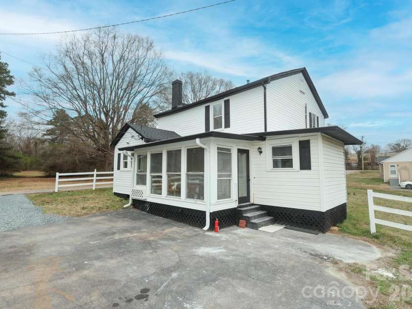 2809 Main Street, Kannapolis, NC 28081.  MLS# CAR4351482, YatesRealty ID 5905. 