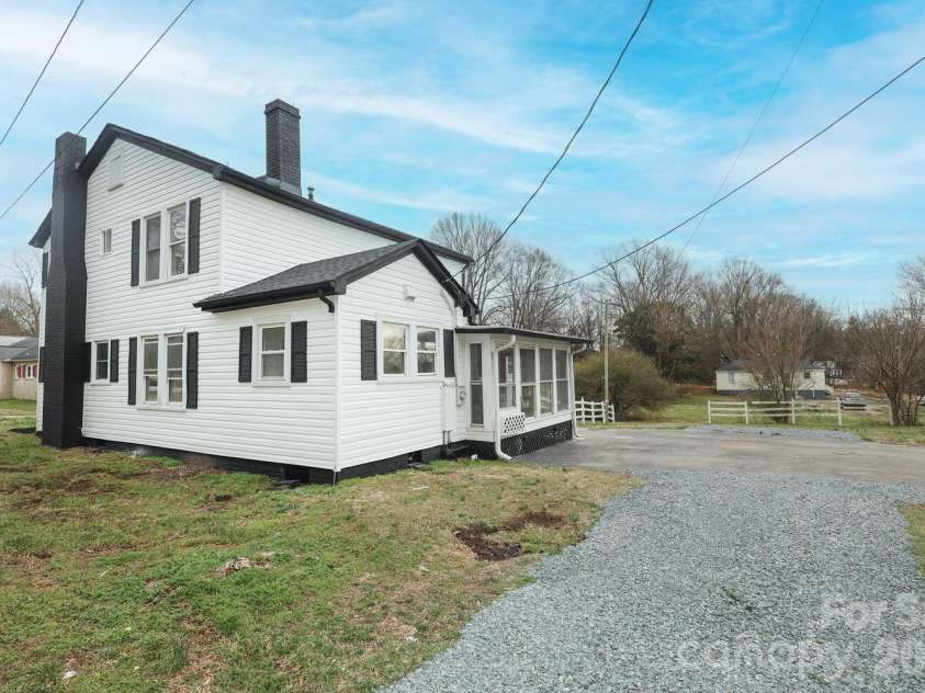 2809 Main Street, Kannapolis, NC 28081.  MLS# CAR4351482, YatesRealty ID 5905. 