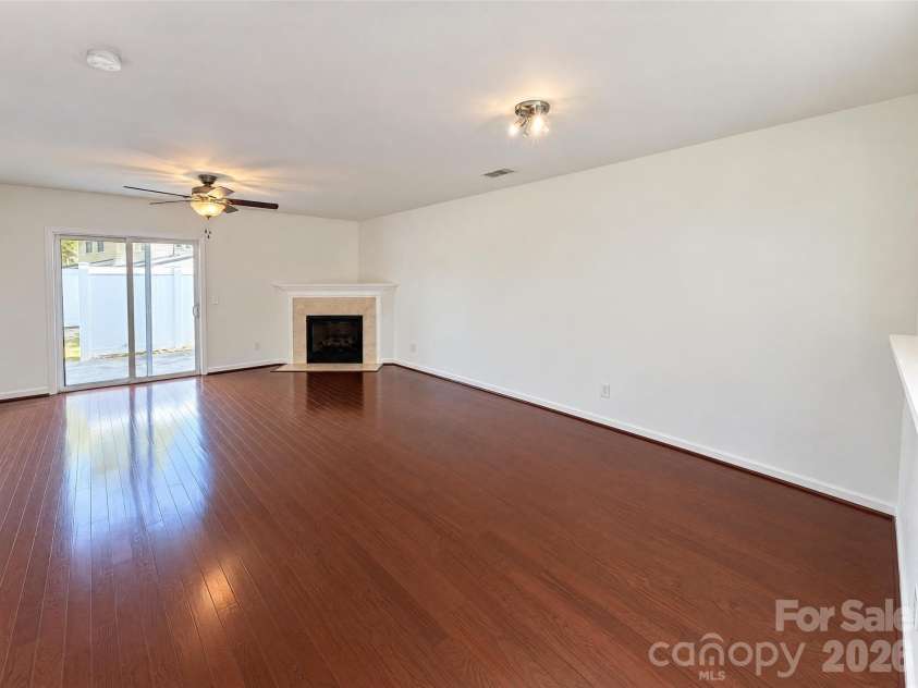 4212 Glenlea Commons Drive, Charlotte, NC 28216.  MLS# CAR4438881, YatesRealty ID 59059. 