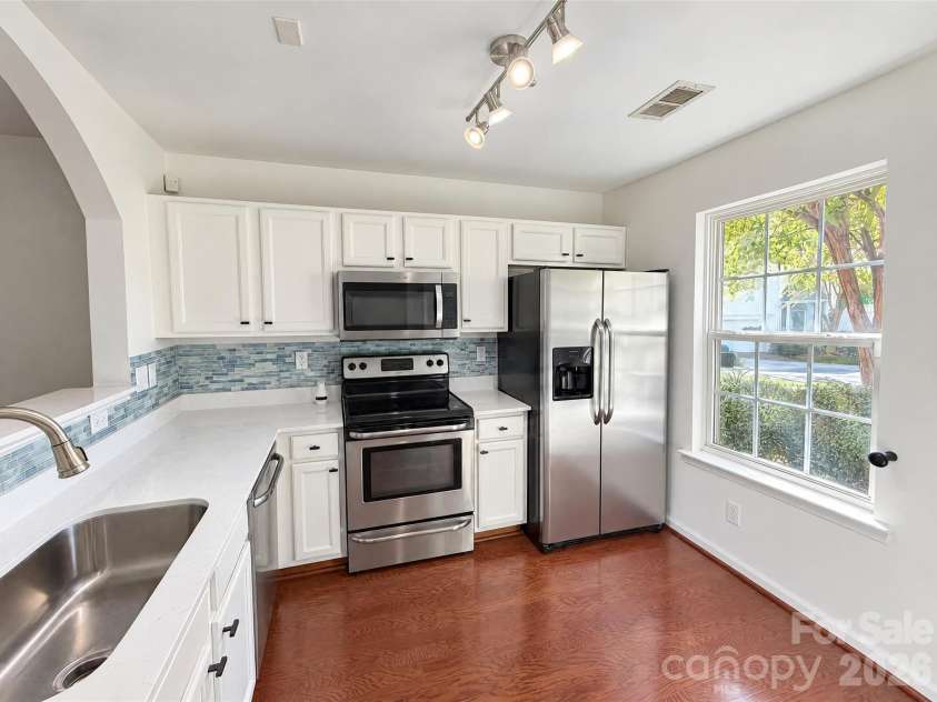 4212 Glenlea Commons Drive, Charlotte, NC 28216.  MLS# CAR4438881, YatesRealty ID 59059. 