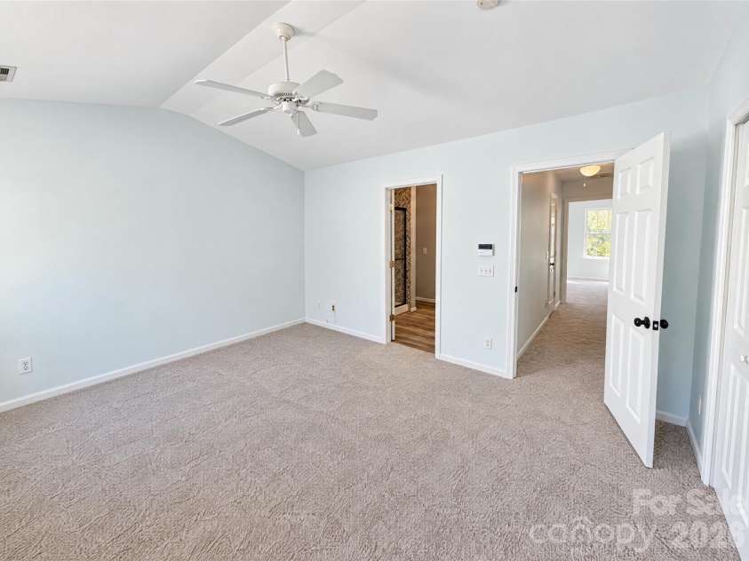 4212 Glenlea Commons Drive, Charlotte, NC 28216.  MLS# CAR4438881, YatesRealty ID 59059. 